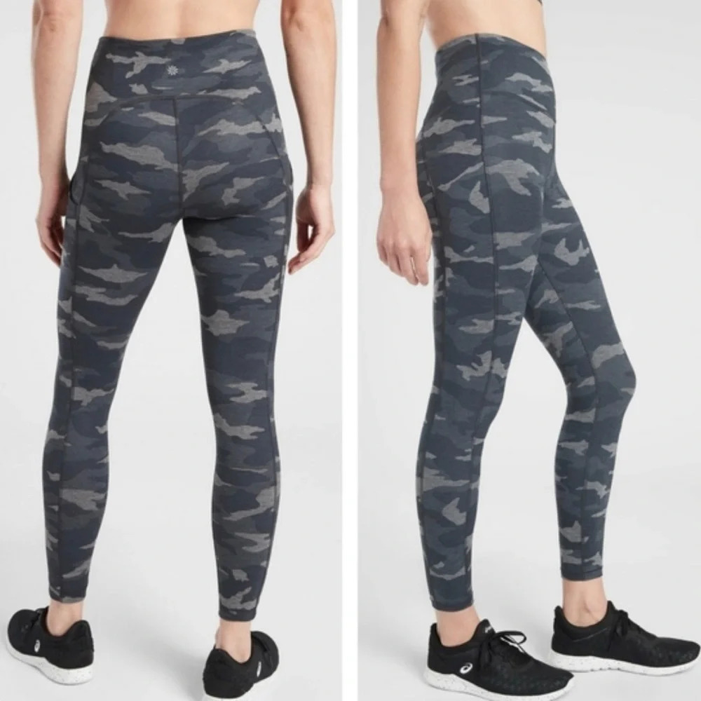Athleta Ultimate Stash Camo 7/8‎ Tight Leggings Size Small Cropped Grey Yoga